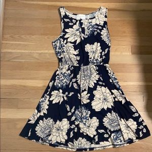 French Grey sleeveless floral print dress